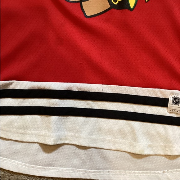 Rebok Chicago Blackhawks Toews Jersey Used - Picture 13 of 14